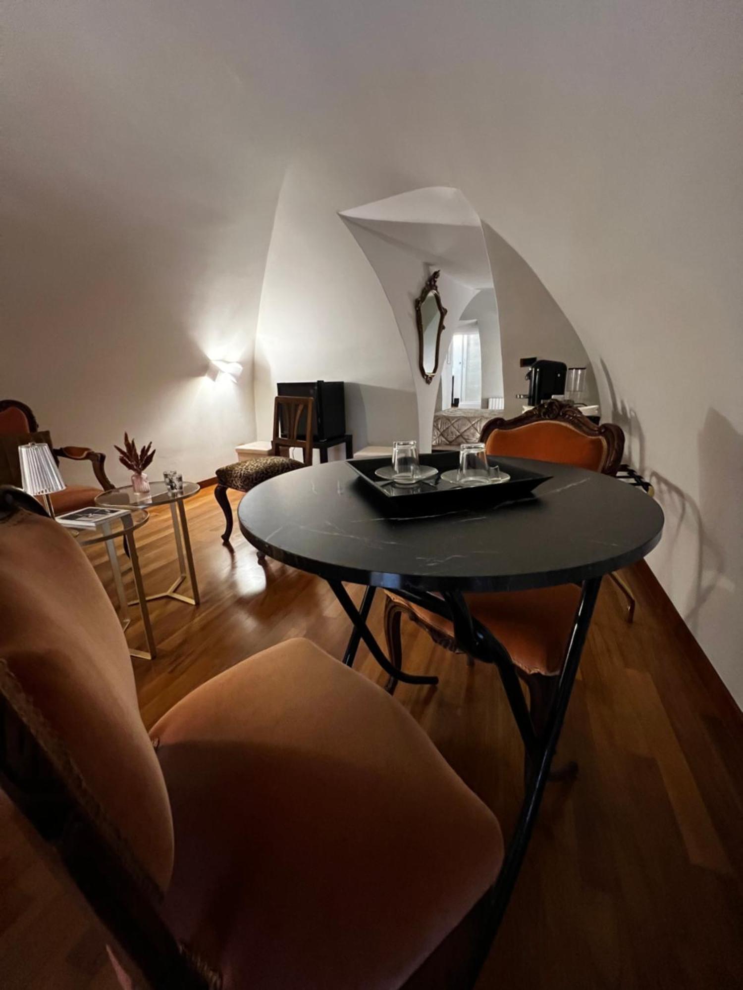 Calefati Gallery Luxury Apartment Bari Exteriör bild