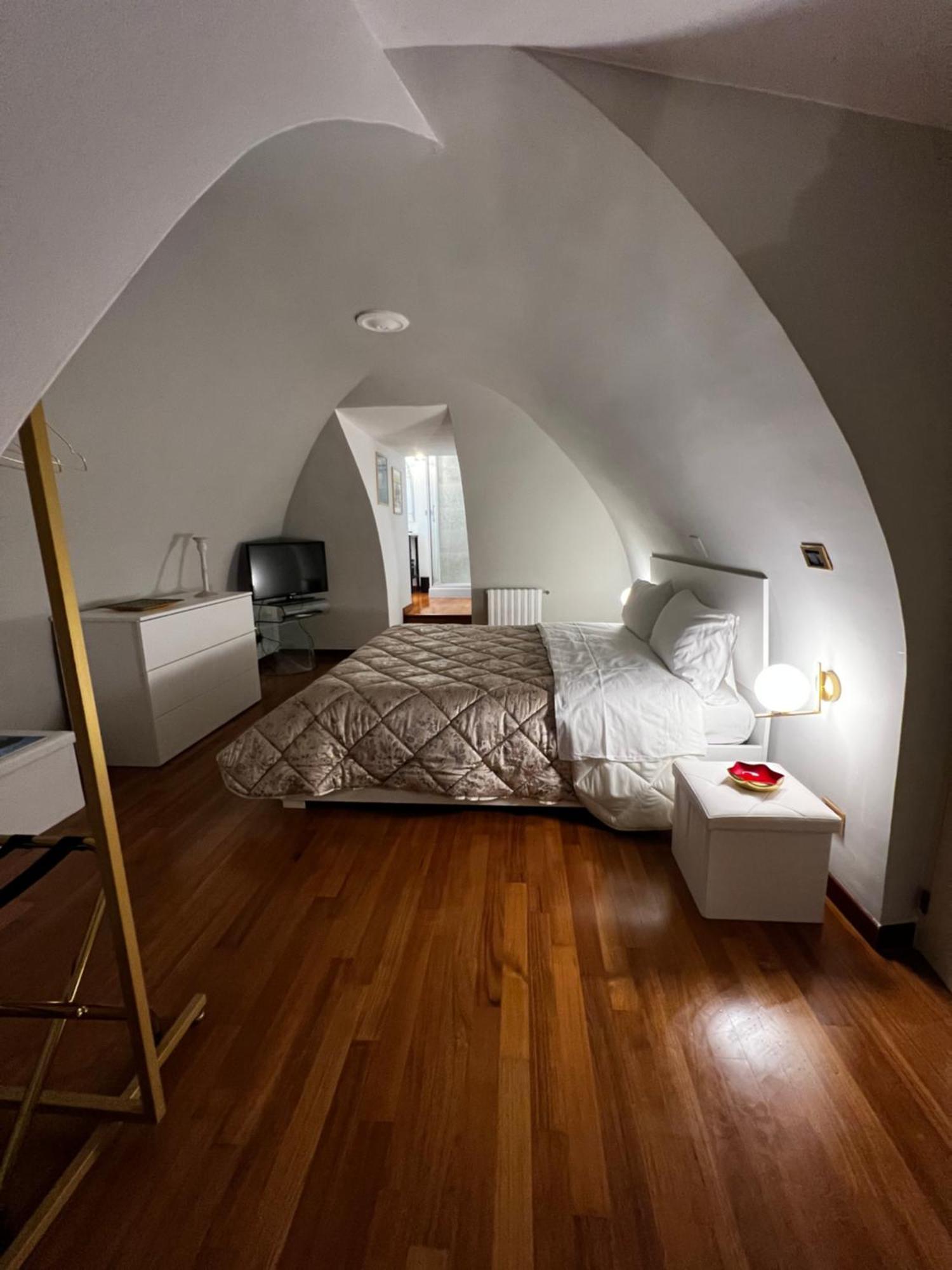 Calefati Gallery Luxury Apartment Bari Exteriör bild